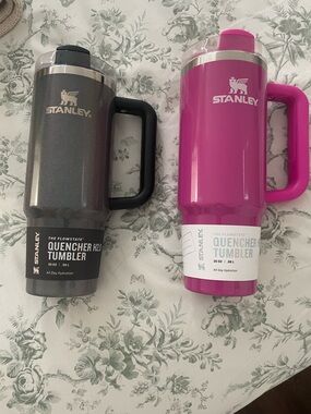 Stanley Quencher Tumbler Set - Hot Pink & Sparkle gray